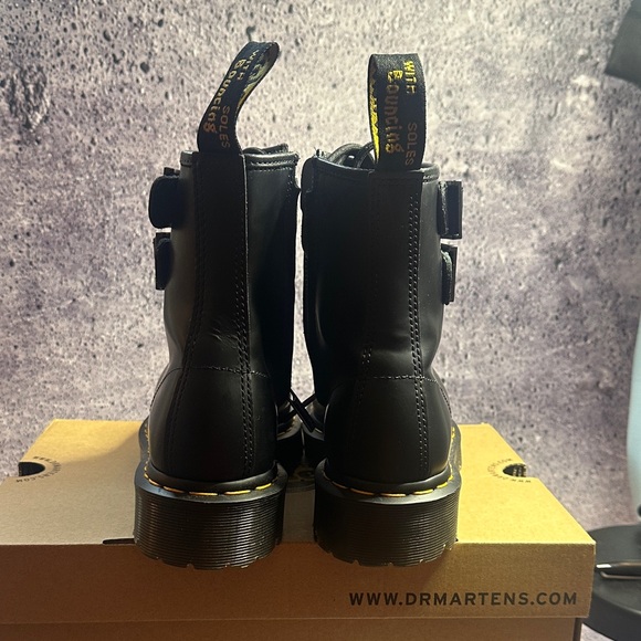 Dr. Martens Women’s Size 8 Black High Shine Leather boots - Picture 5 of 8